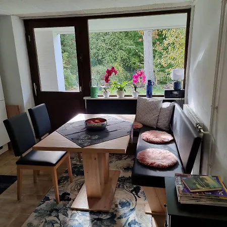 Διαμέρισμα Gemuetliche Gartenwohnung Ideal Mit Hund *