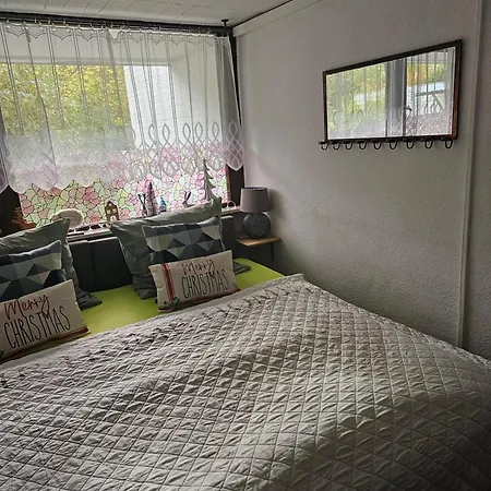 Lägenhet Gemuetliche Gartenwohnung Ideal Mit Hund *